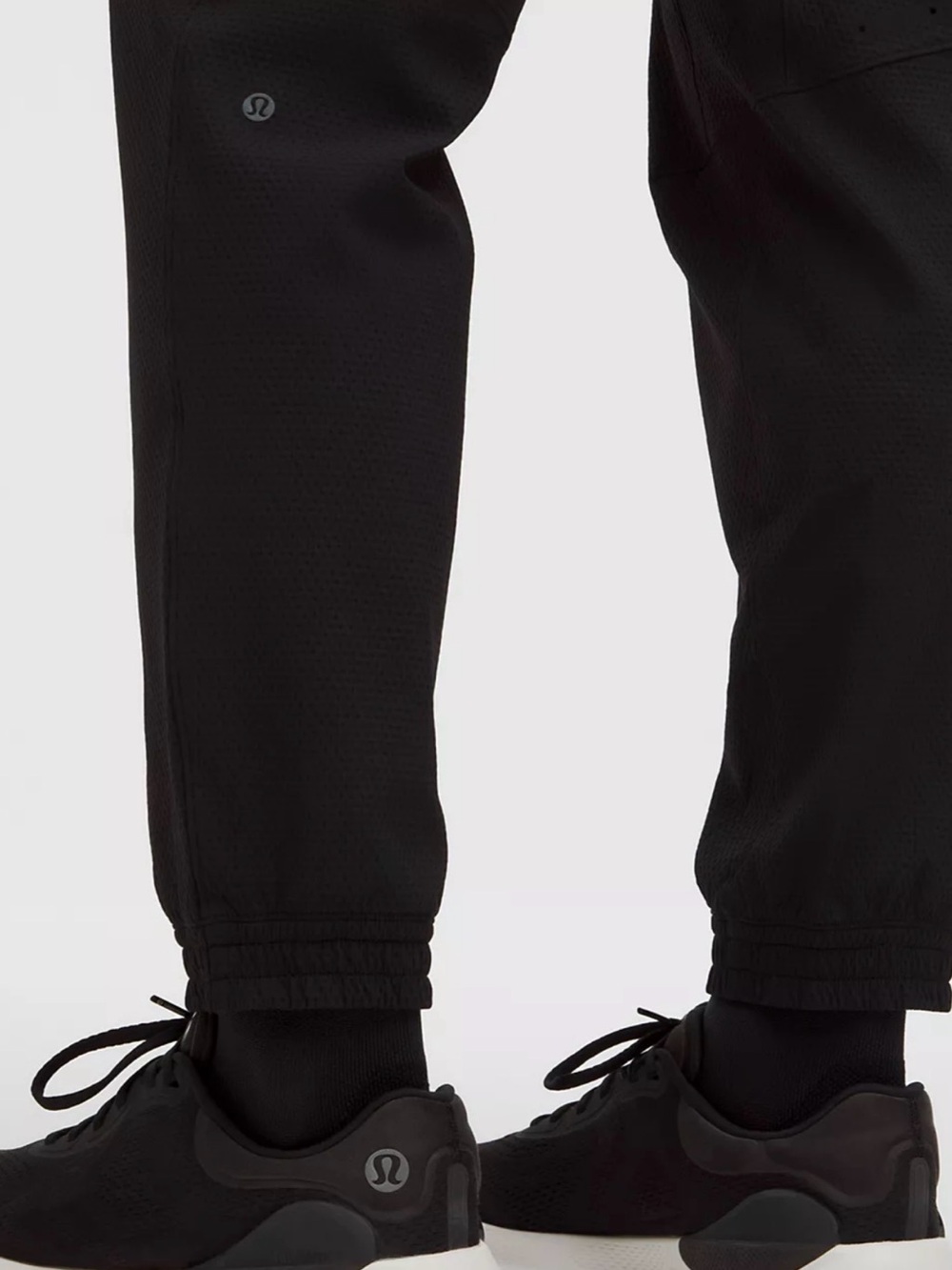 Lululemon Men's Black Zeroed In Cargo Jogger Size M - Picture 3 of 4